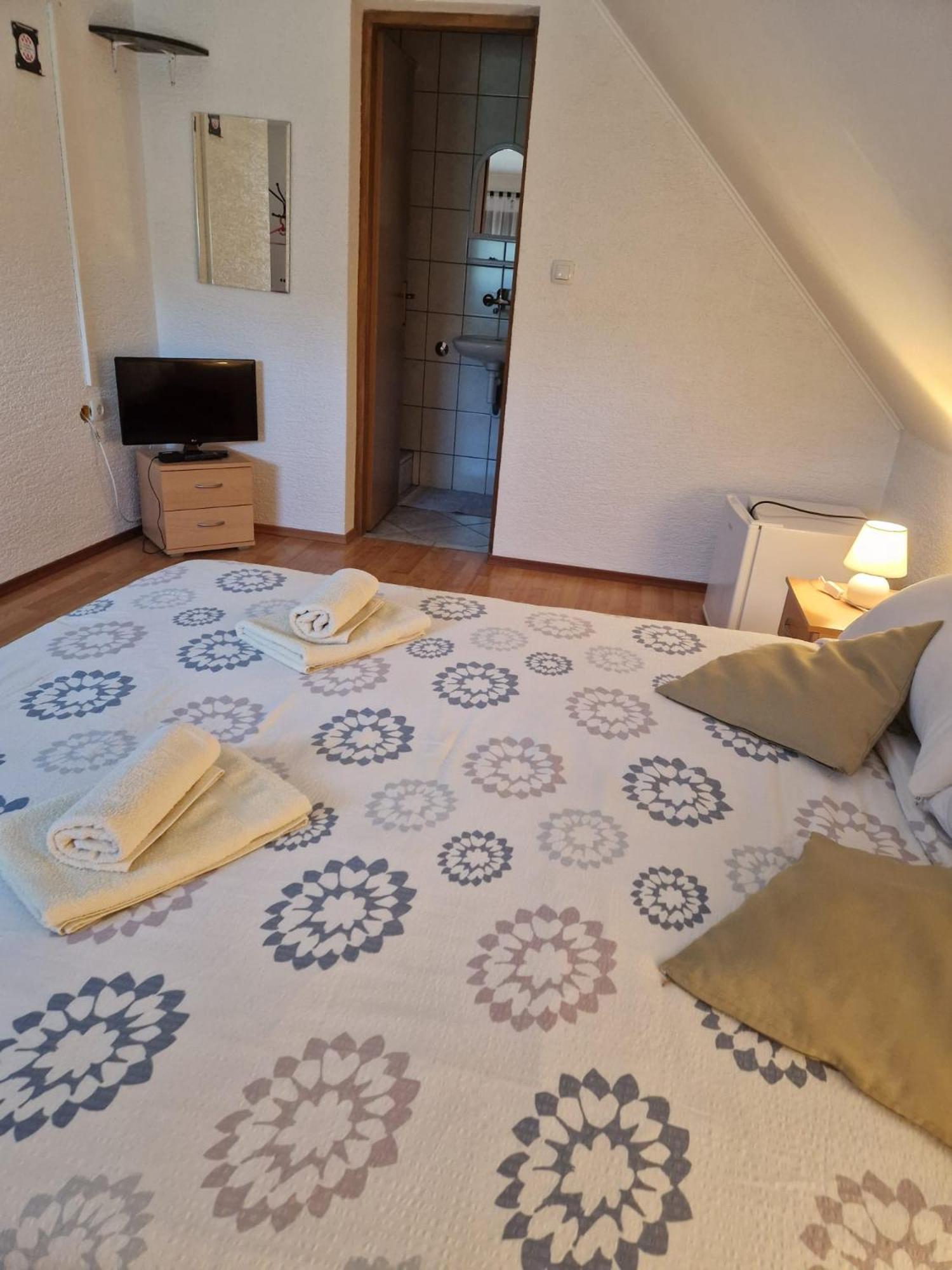 House Luketic Hotel Rastovača Екстериор снимка